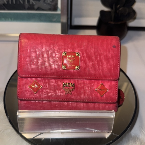 Authentic MCM Pink Leather Studded Logo Motifs Trifold Wallet with keychain GUC - Picture 3 of 17